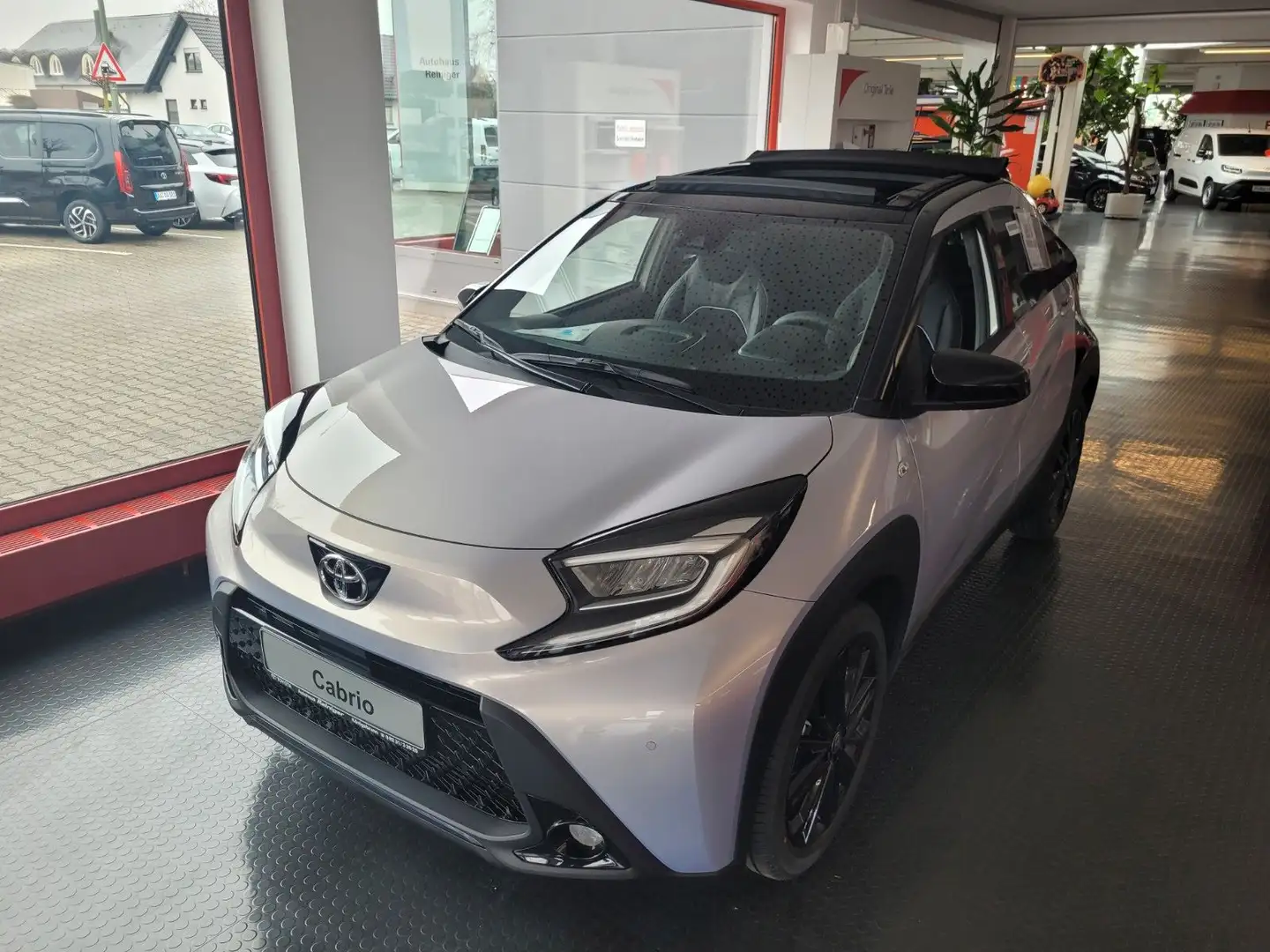 Toyota Aygo X 1.0l VVT-i JBL Edition Air*Sondermodell Argintiu - 2