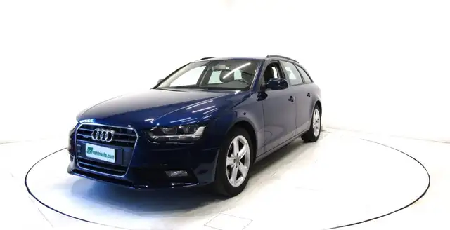 Audi A4 view 3