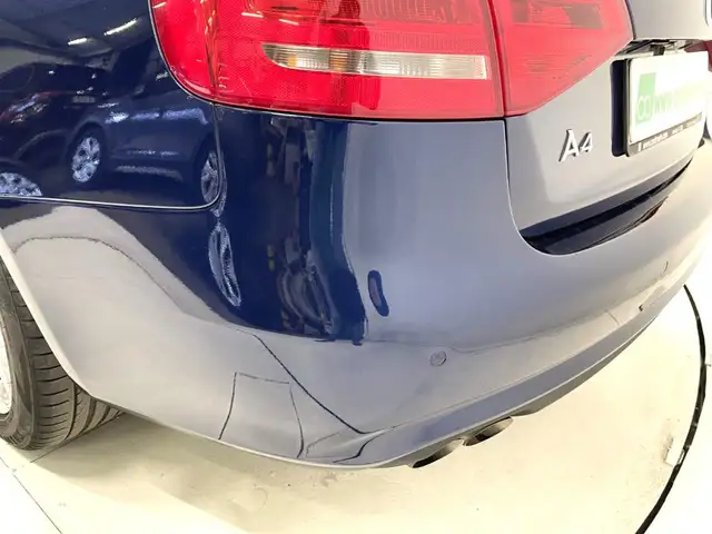 Audi A4 view 9