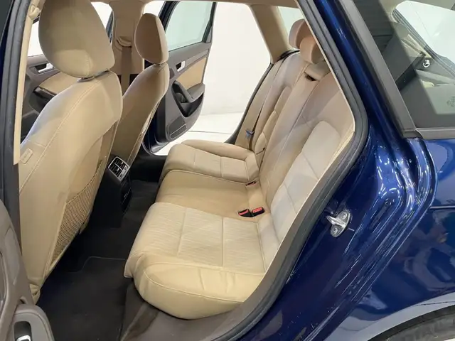 Audi A4 view 7