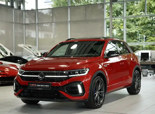 Volkswagen T-Roc view 5