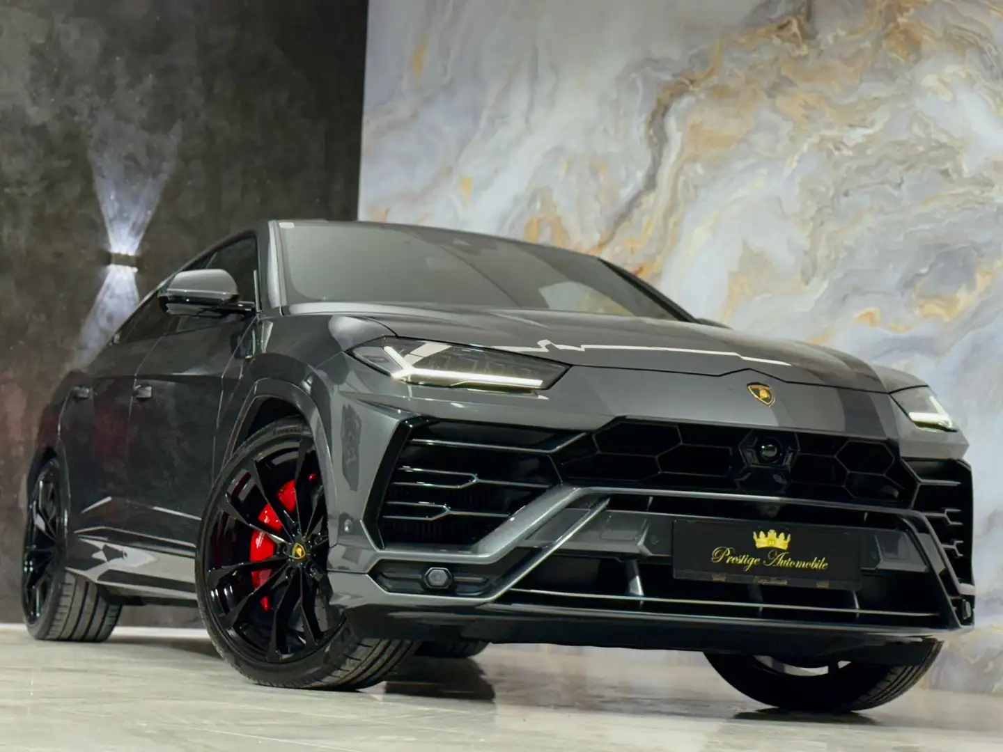 Lamborghini Urus *2.BESITZ*LAMBORGHINI GARANTIE*AKRAPOVIC TITAN* Grau - 1