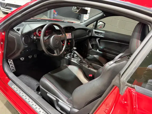 Toyota GT86 view 10