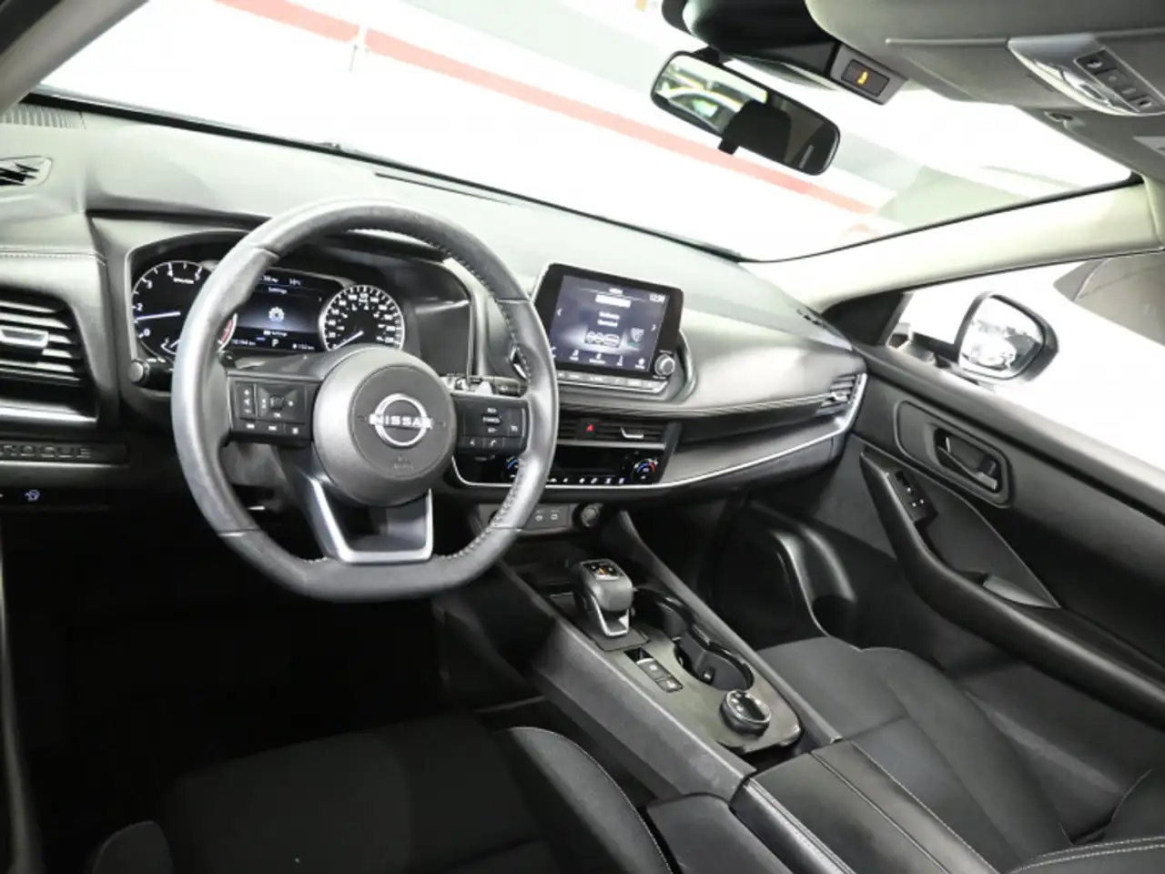 Nissan Rogue снимка Nissan Rogue