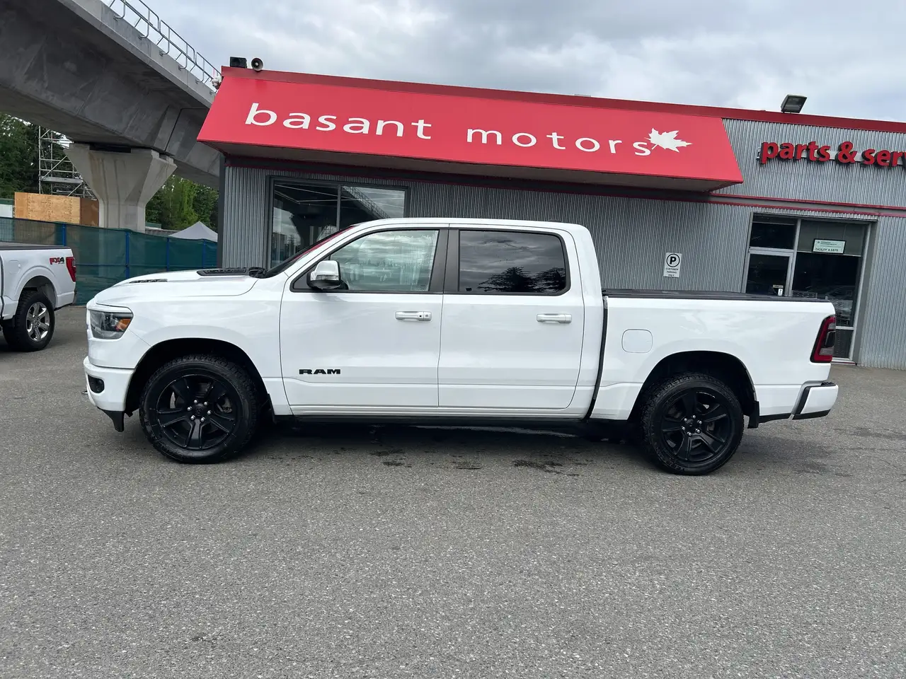 RAM 1500 снимка RAM 1500