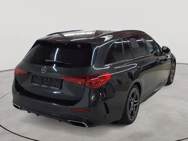 Mercedes-Benz C-Class view 4
