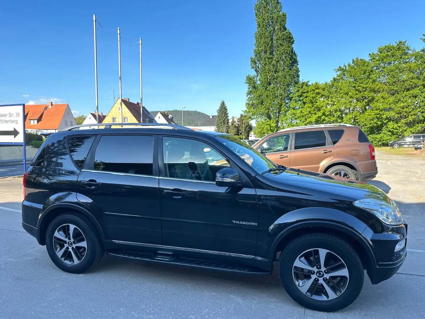 SsangYong Rexton Rexton W Sapphire 4WD/Leder/Navi/AHK/7 Sitzer Чорний - 2