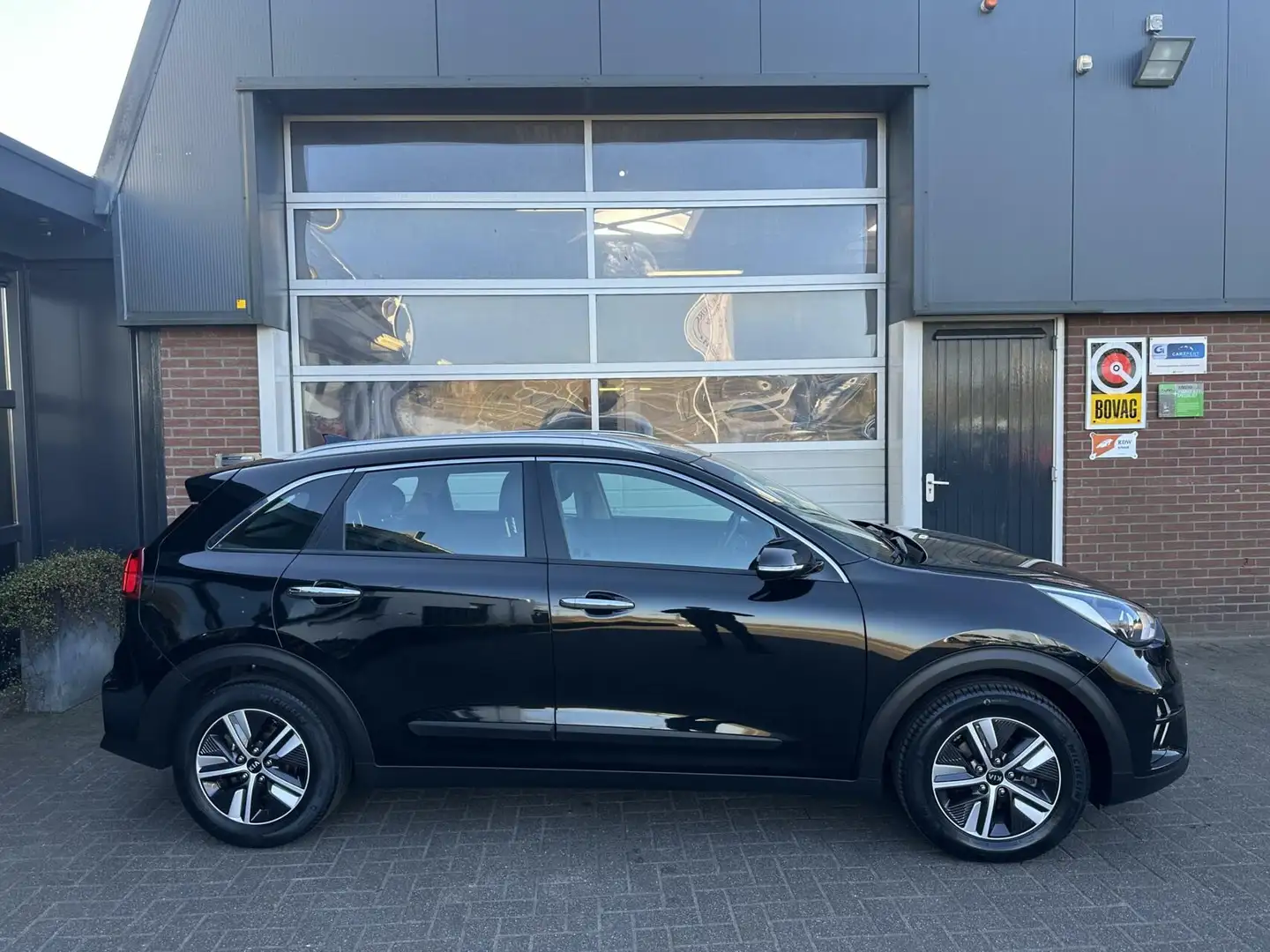 Kia Niro 1.6 GDi Hybrid DynamicLine TH/CARPLAY *ALL-IN PRIJ Zwart - 2