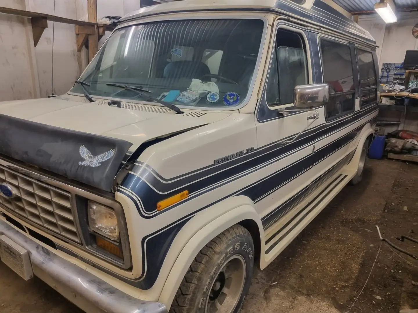 Ford Econoline E-150 - 1