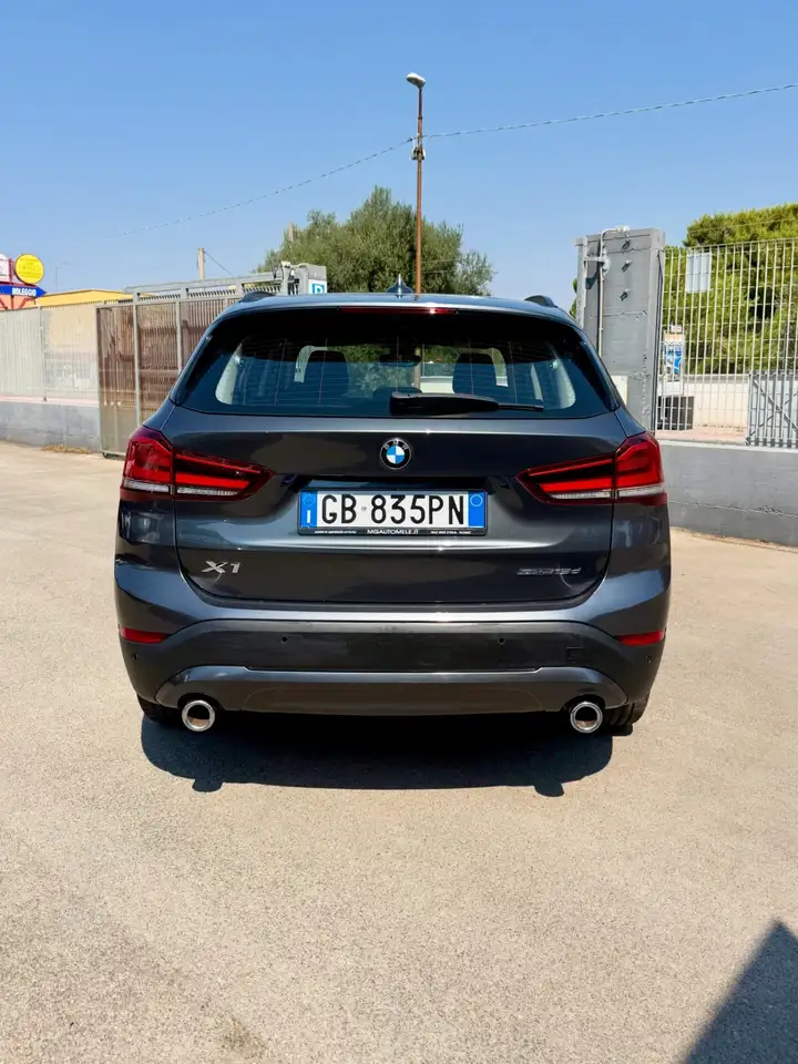 BMW X1 sDrive18d, миниатюра 3