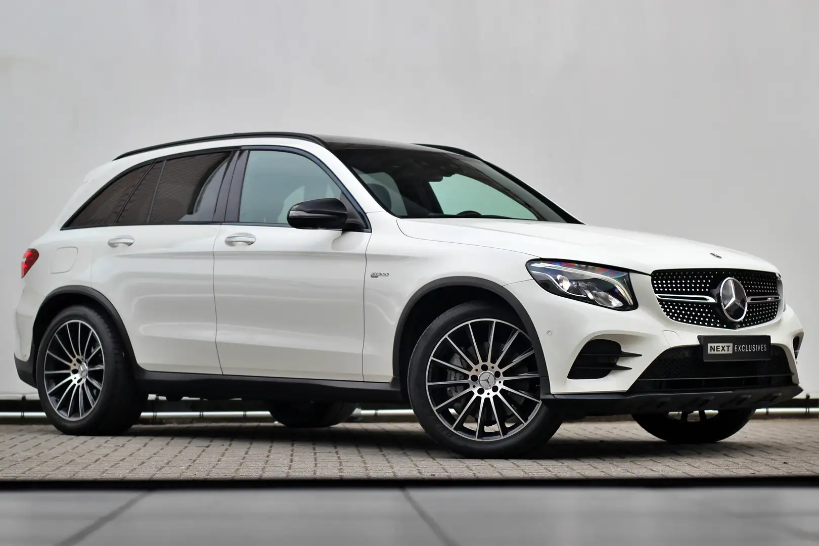 Mercedes-Benz GLC 43 AMG 4MATIC | Pano | Burmester | 360 | ACC | Trekhaak | Wit - 2