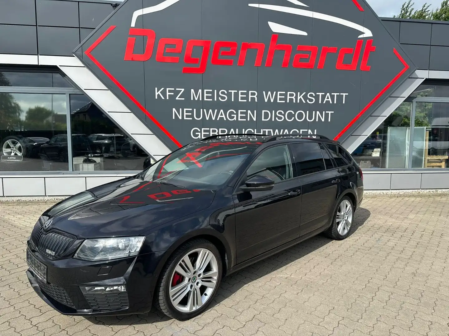 Skoda Octavia 2.0 TDI Combi RS ACC NAVI PANO AHK LEDER Schwarz - 1