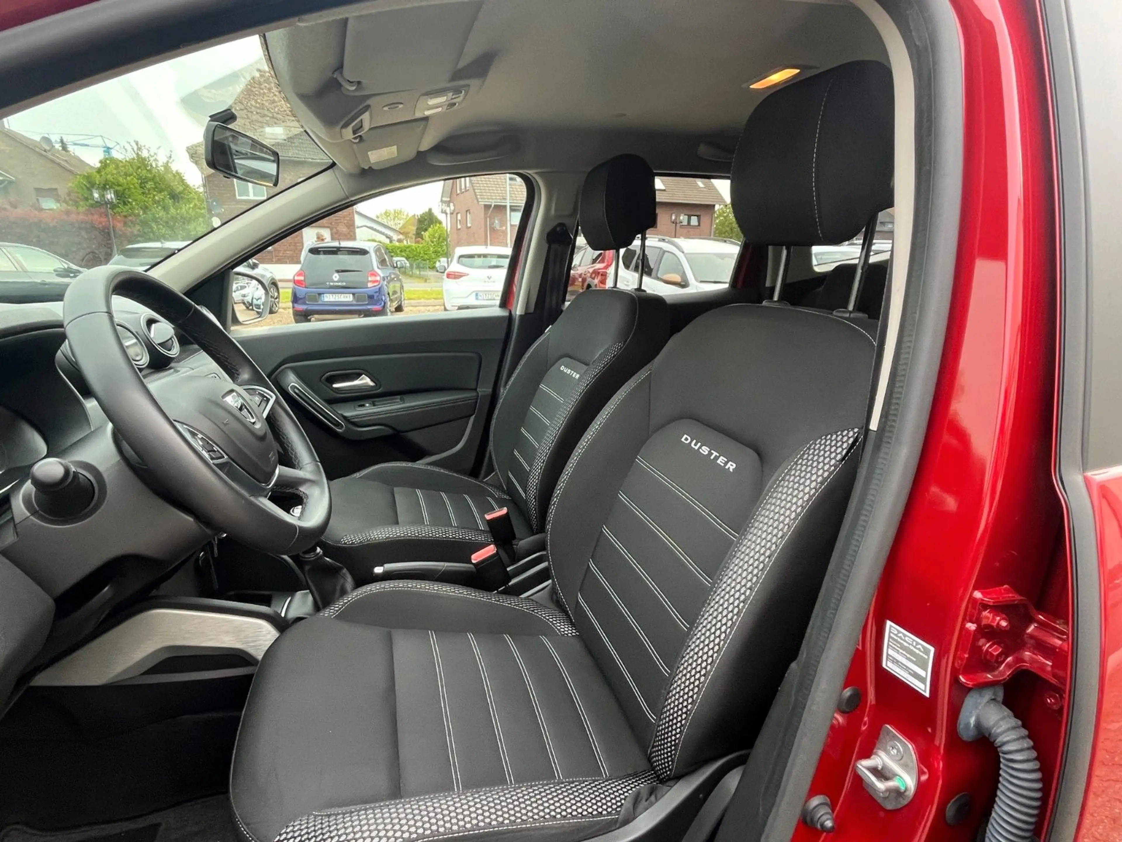 Dacia Duster II Prestige LGP (SHZ, KIMA, NAVI) — photo 6