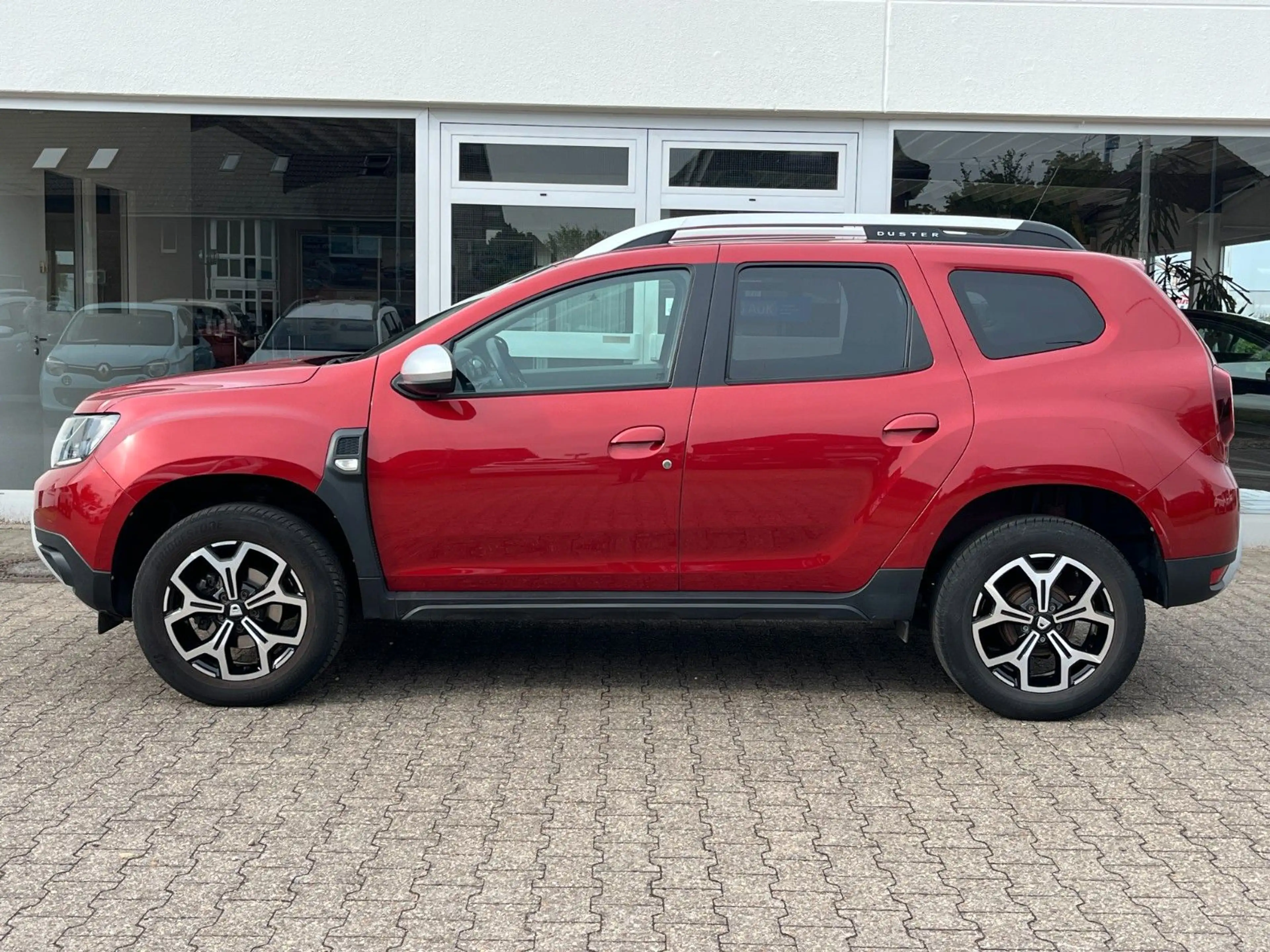 Dacia Duster II Prestige LGP (SHZ, KIMA, NAVI) — photo 3