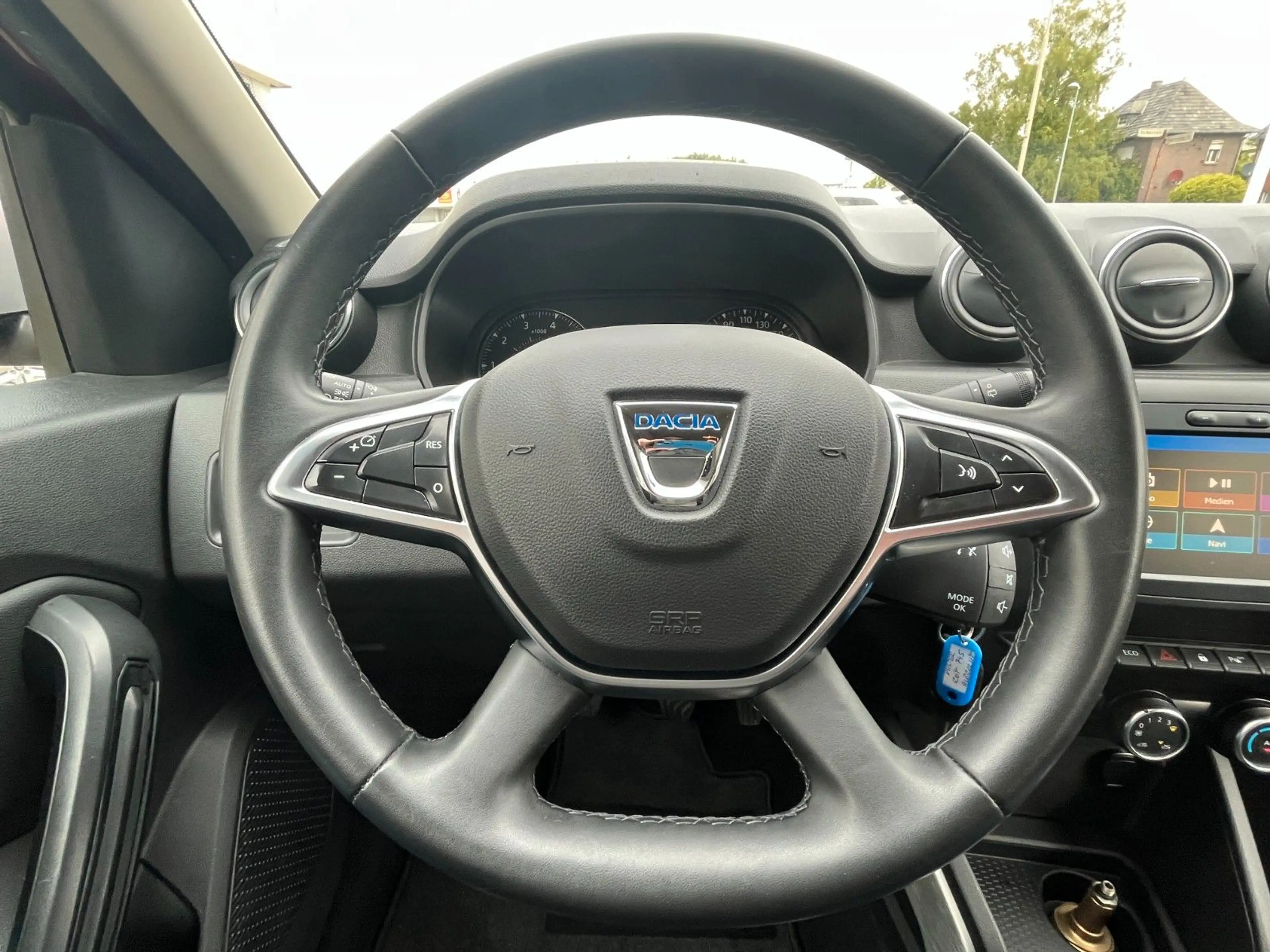 Dacia Duster II Prestige LGP (SHZ, KIMA, NAVI) — photo 14