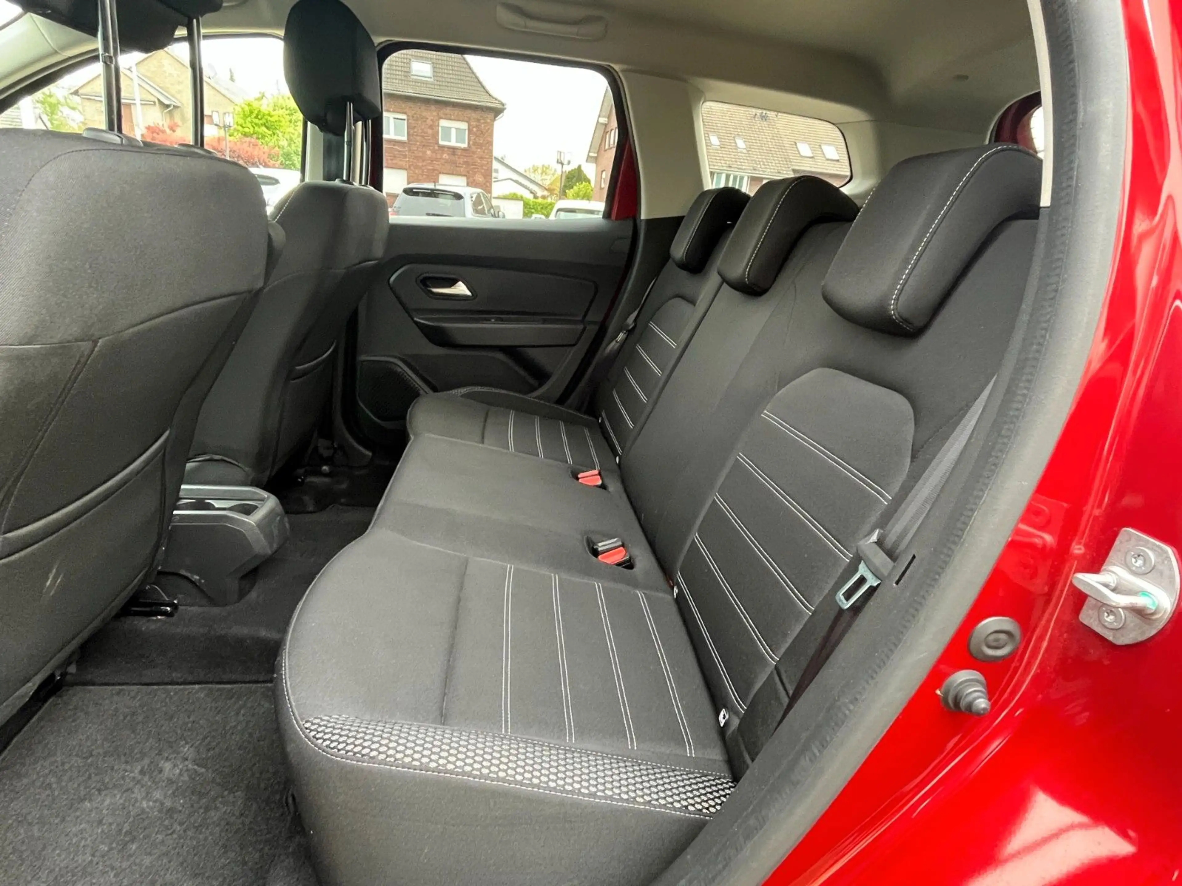 Dacia Duster II Prestige LGP (SHZ, KIMA, NAVI) — photo 7