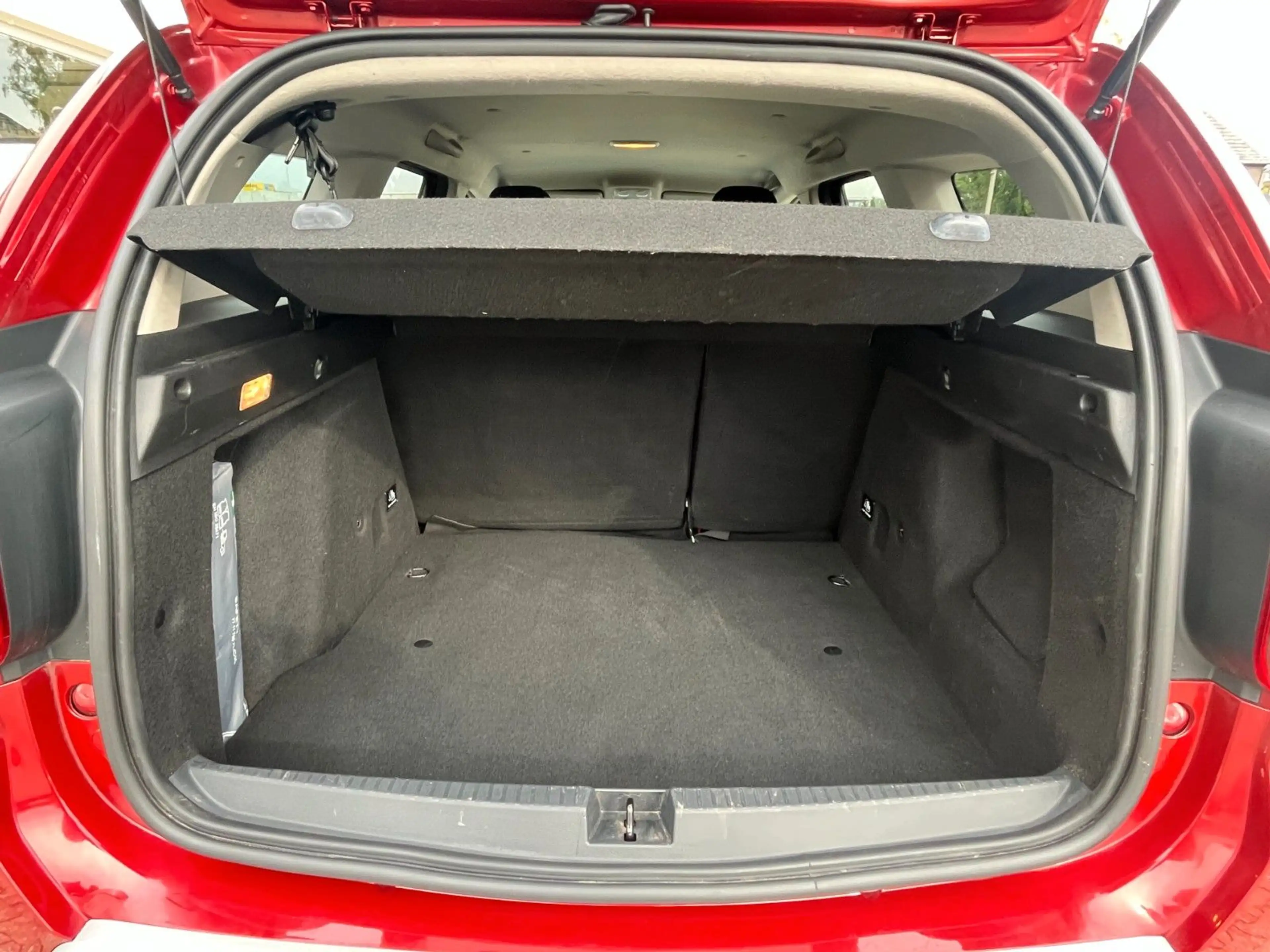 Dacia Duster II Prestige LGP (SHZ, KIMA, NAVI) — photo 9