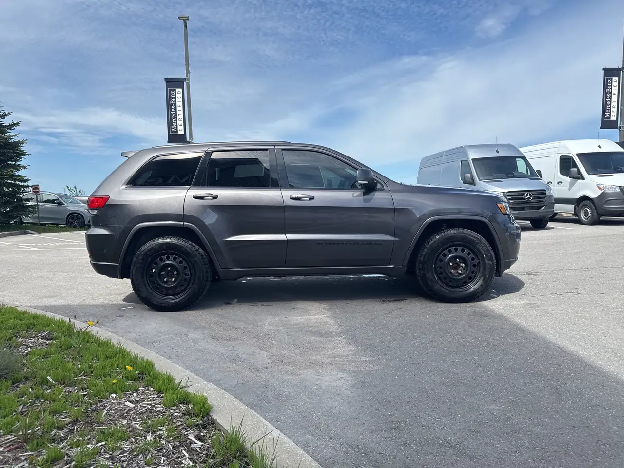 Jeep Grand Cherokee снимка Jeep Grand Cherokee