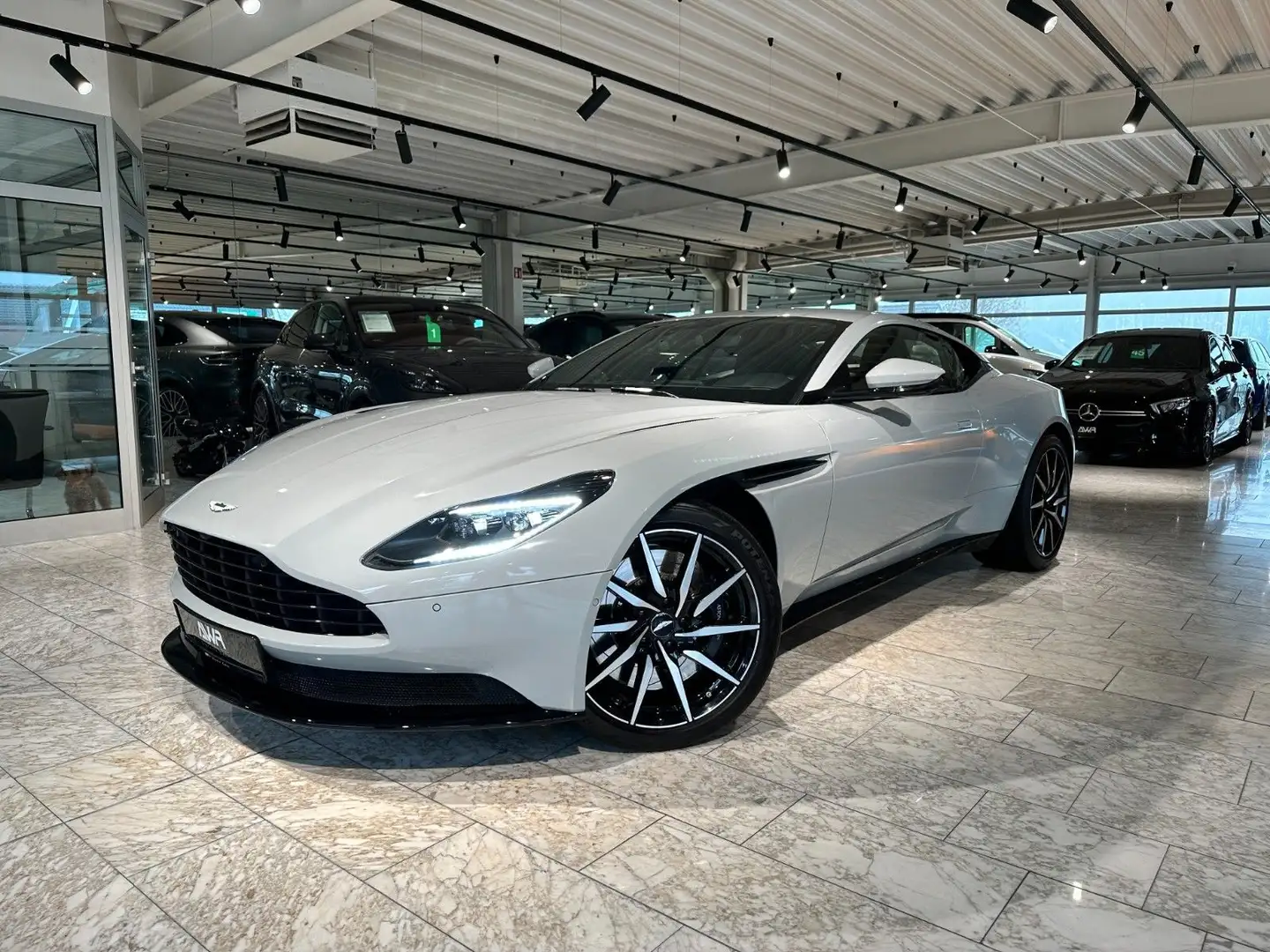 Aston Martin DB11 4.0 V8 *MwSt*Deutsches FZG*MY2019*360°*LED* Argintiu - 2