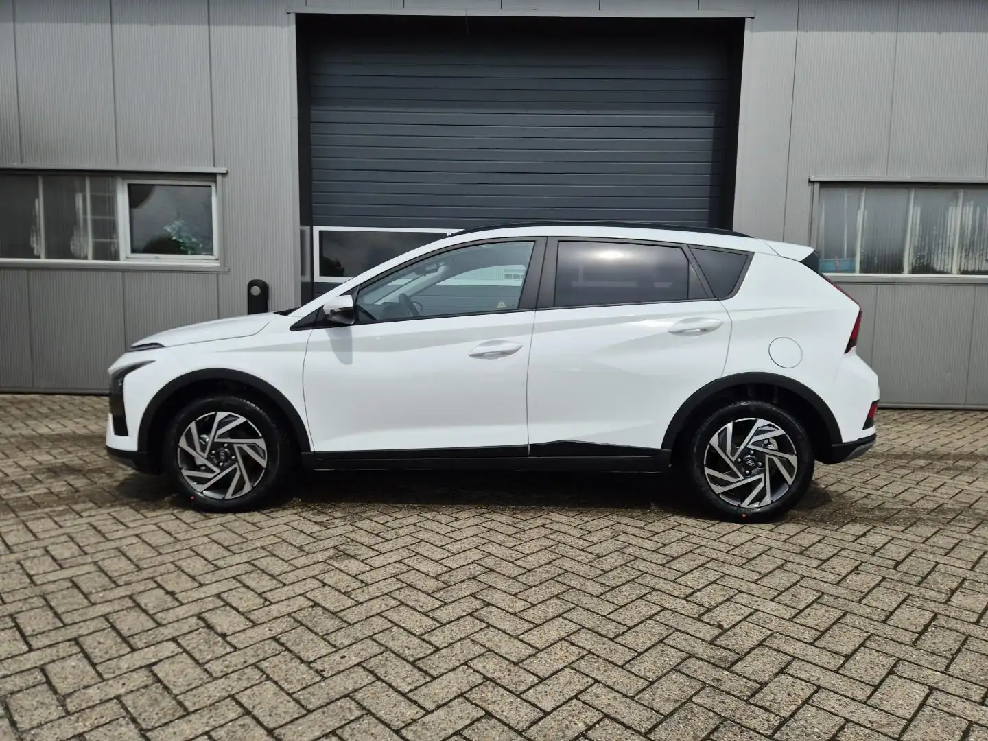Hyundai BAYON Trend 1.0 T-GDI 90PS Klimaautomatik Rückf.Kamer... Weiß - 2