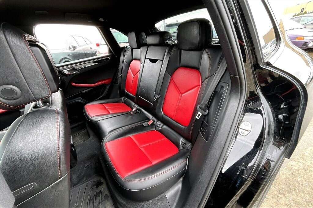 2017 Porsche Macan S thumb 26