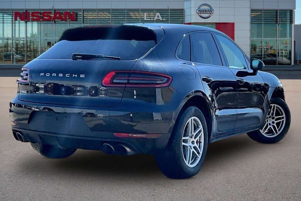 2017 Porsche Macan S thumb 13