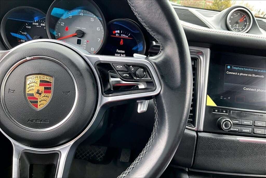 2017 Porsche Macan S thumb 19
