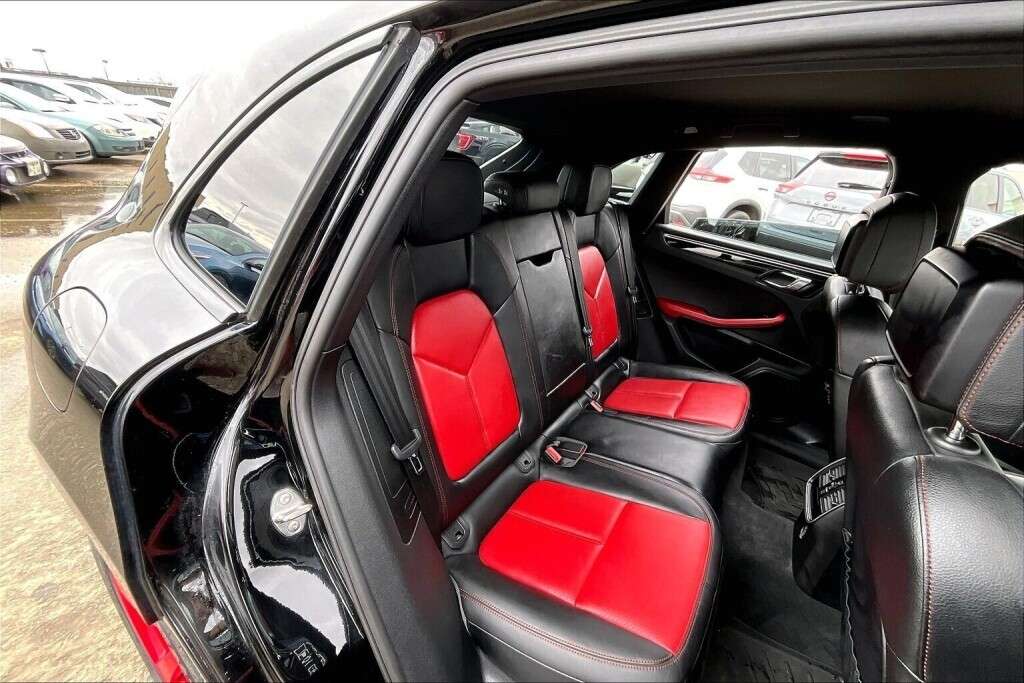 2017 Porsche Macan S thumb 27