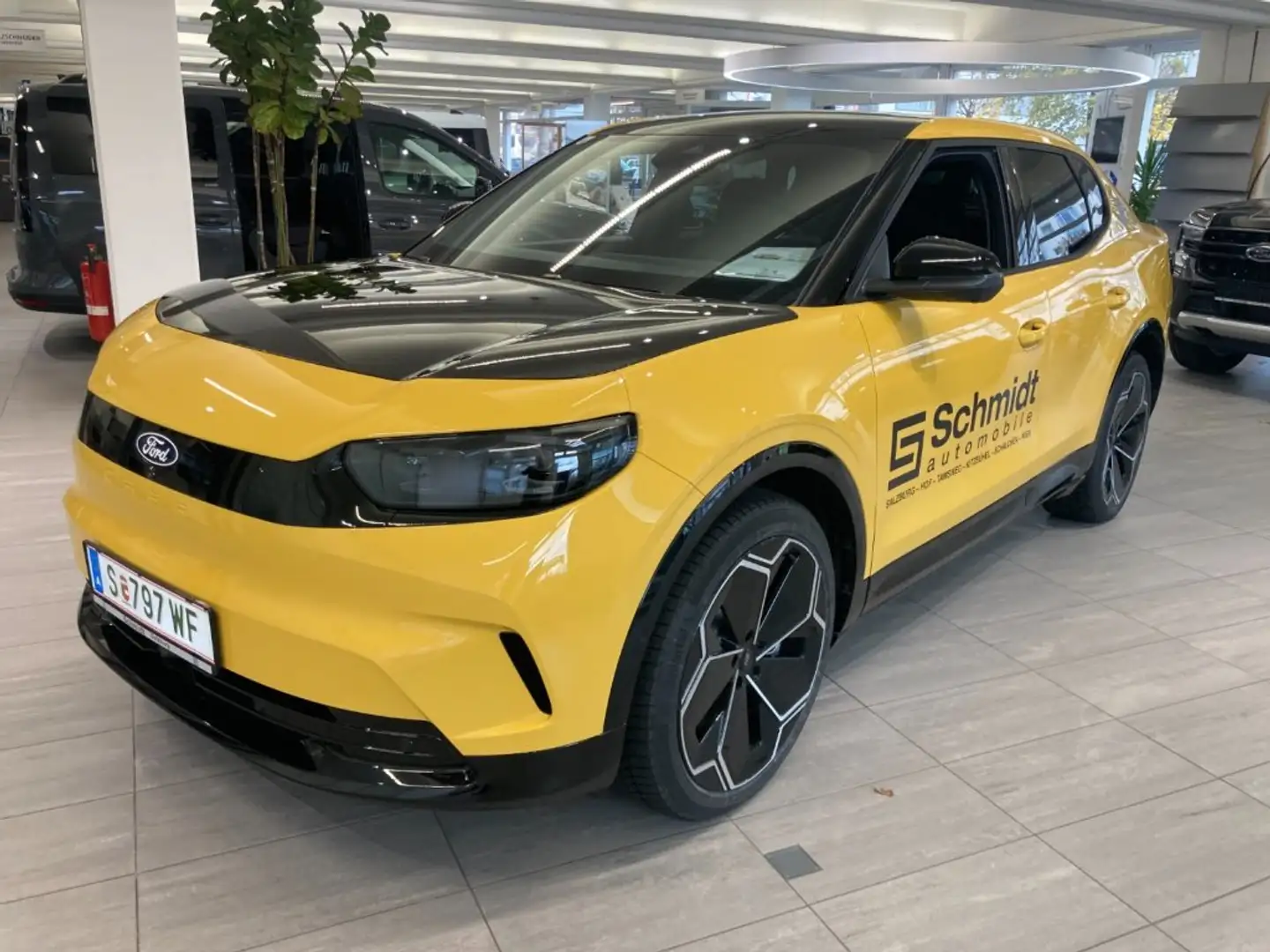 Ford Capri Ford Capri Premium 77 kWh 286PS RWD Žlutá - 2