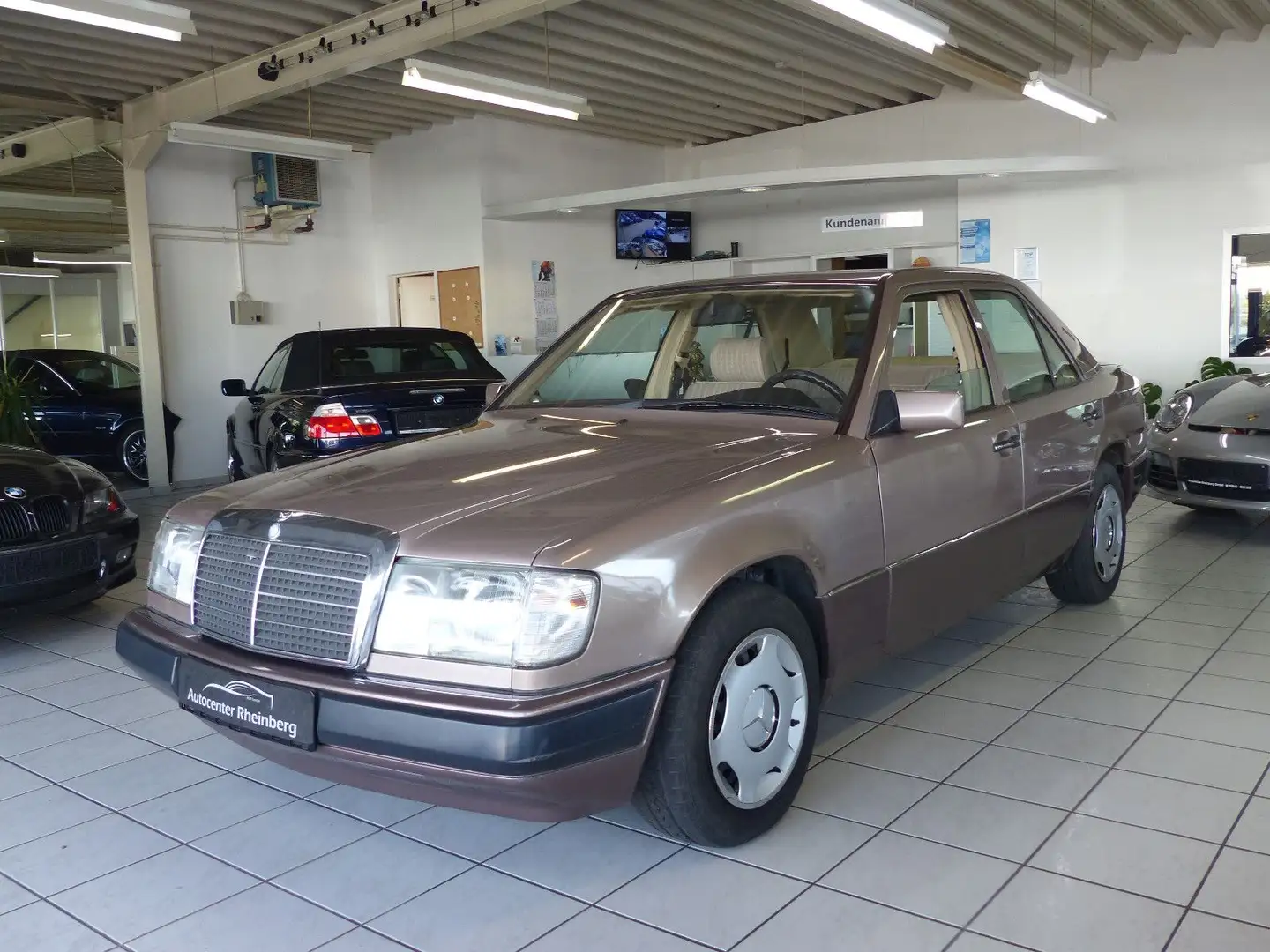 Mercedes-Benz 200 E 124 Guter Zustand Garagenwagen Tüv Neu Gris - 1