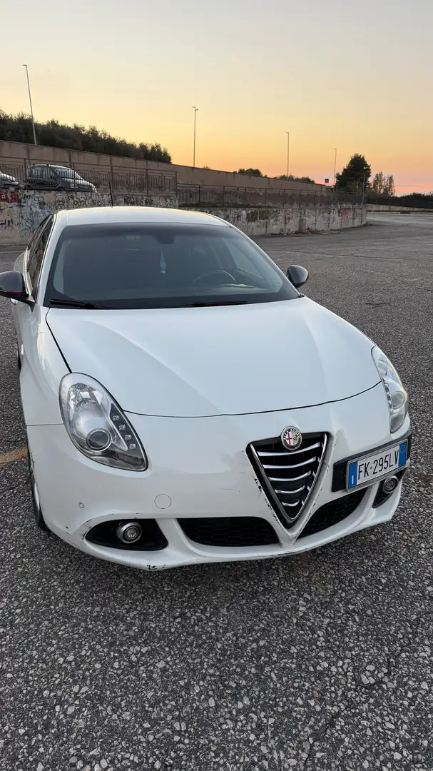 Alfa Romeo Giulietta Giulietta III 2010 1.6 jtdm Distinctive E5+ Bianco - 1