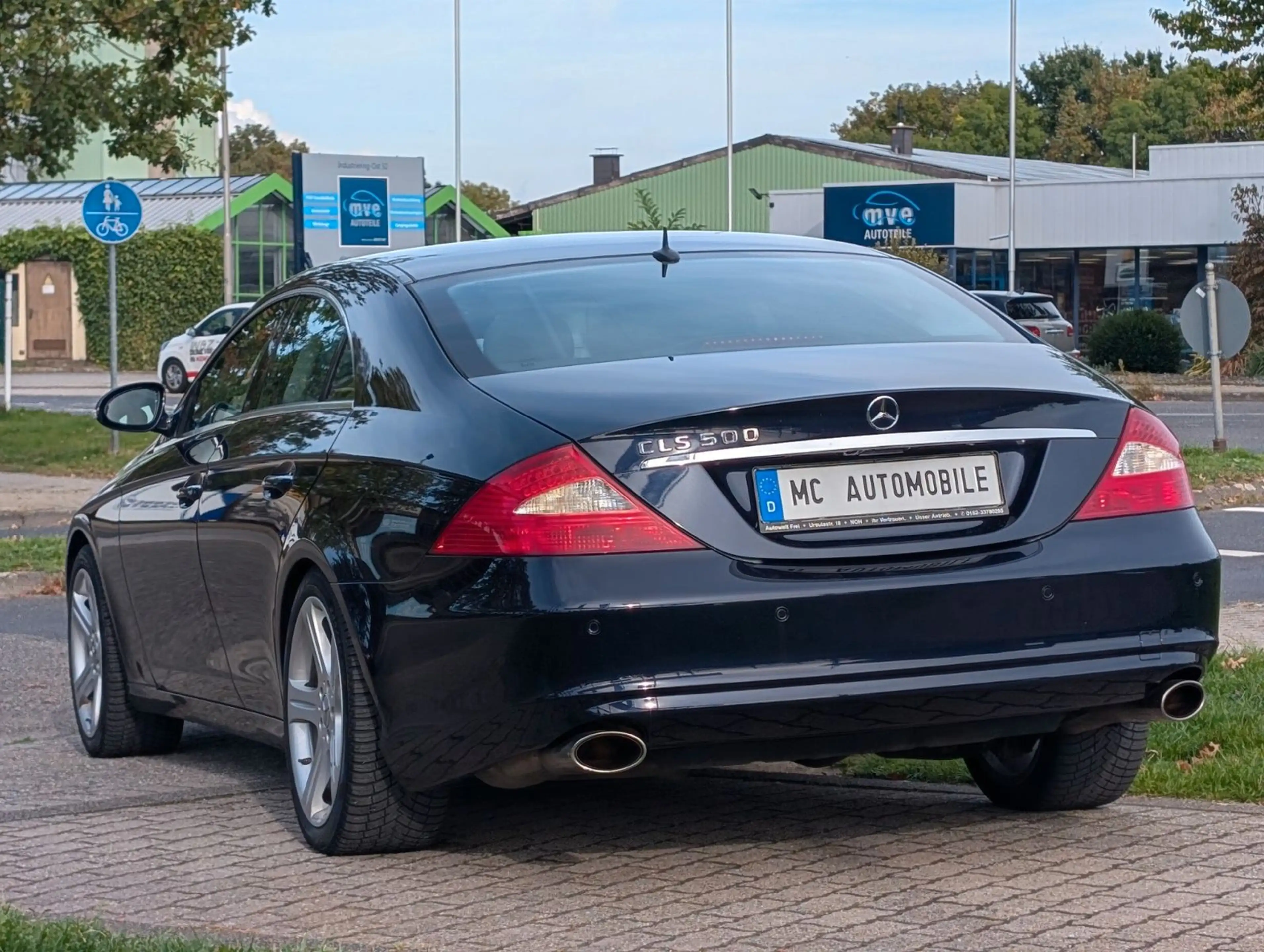Mercedes-Benz CLS 500 *LEDER*TEMPOMAT*PDC V-H*EL-SITZE*SHZ !! — photo 3