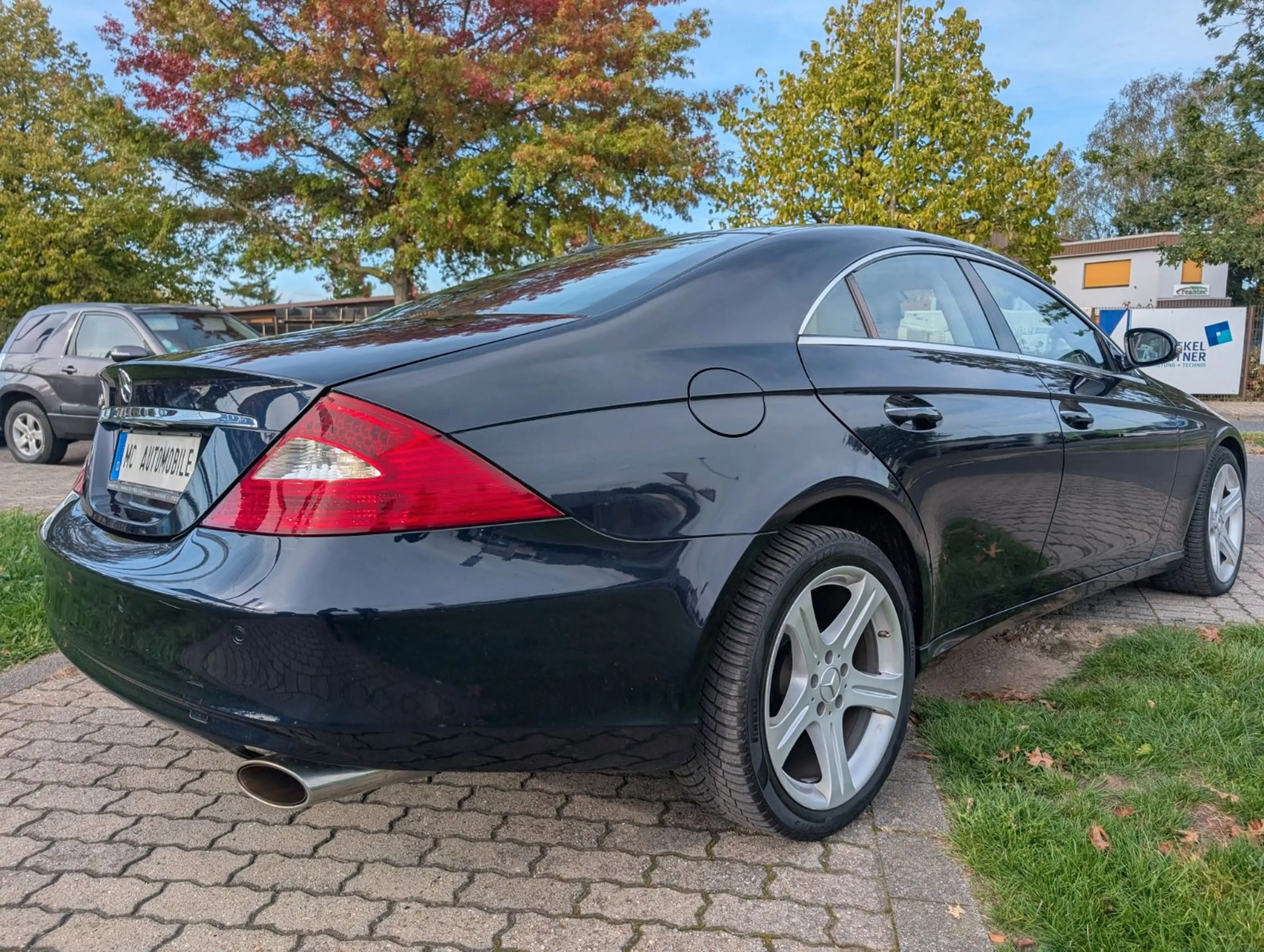 Mercedes-Benz CLS 500 *LEDER*TEMPOMAT*PDC V-H*EL-SITZE*SHZ !! — photo 8