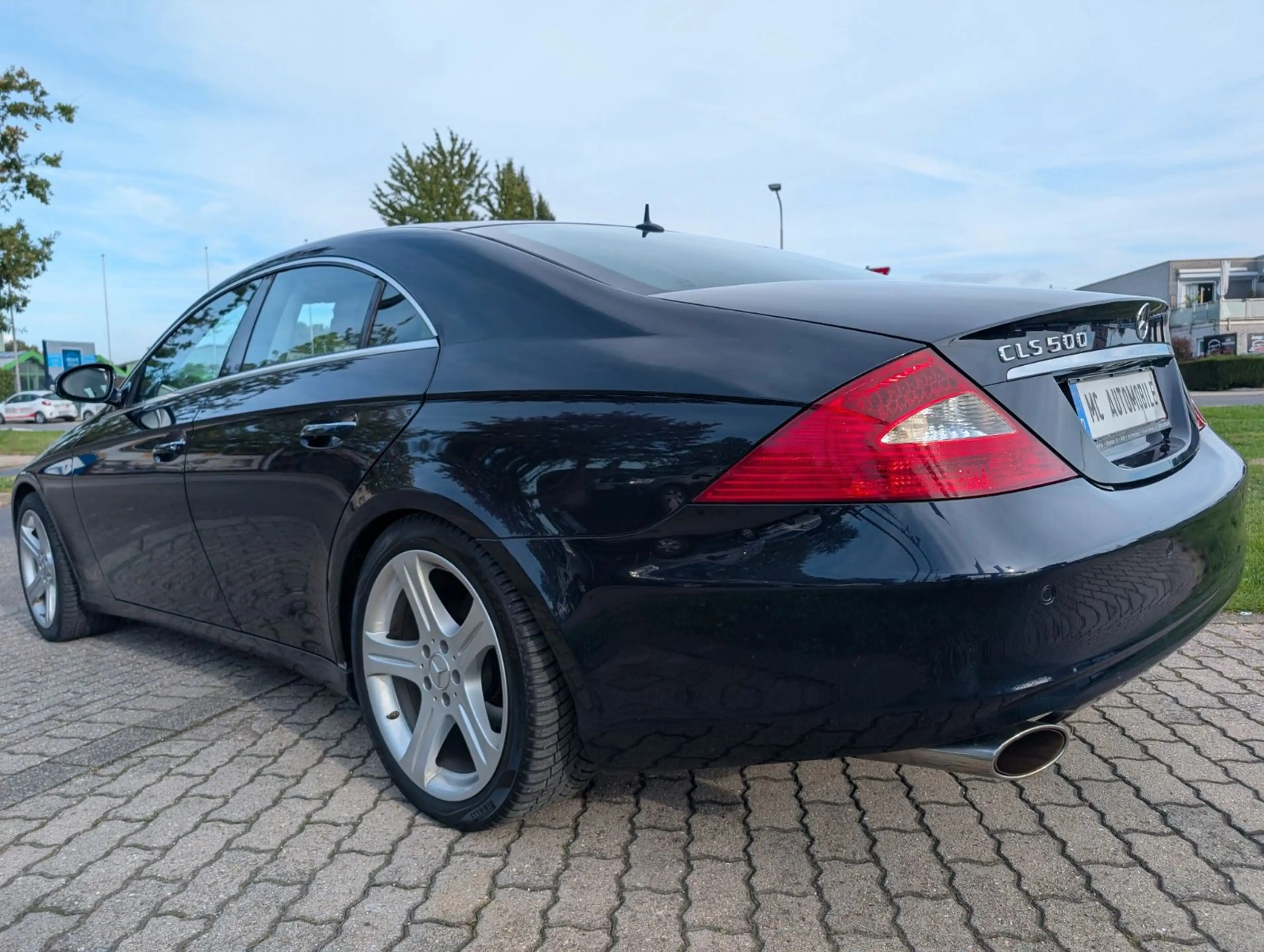 Mercedes-Benz CLS 500 *LEDER*TEMPOMAT*PDC V-H*EL-SITZE*SHZ !! — photo 10