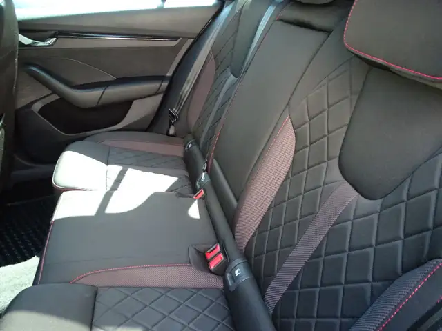 Skoda Octavia view 6