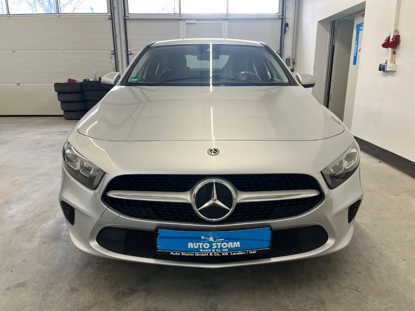 Mercedes-Benz A 180 d Style*Limousine*1-Hand*SpurH*LED*PDC*NAVI* LM PD Silber - 2