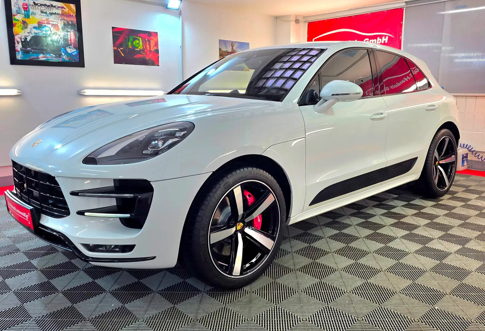 Porsche Macan Turbo Perform. Carbon Pak mit 441Ps Weiß - 1