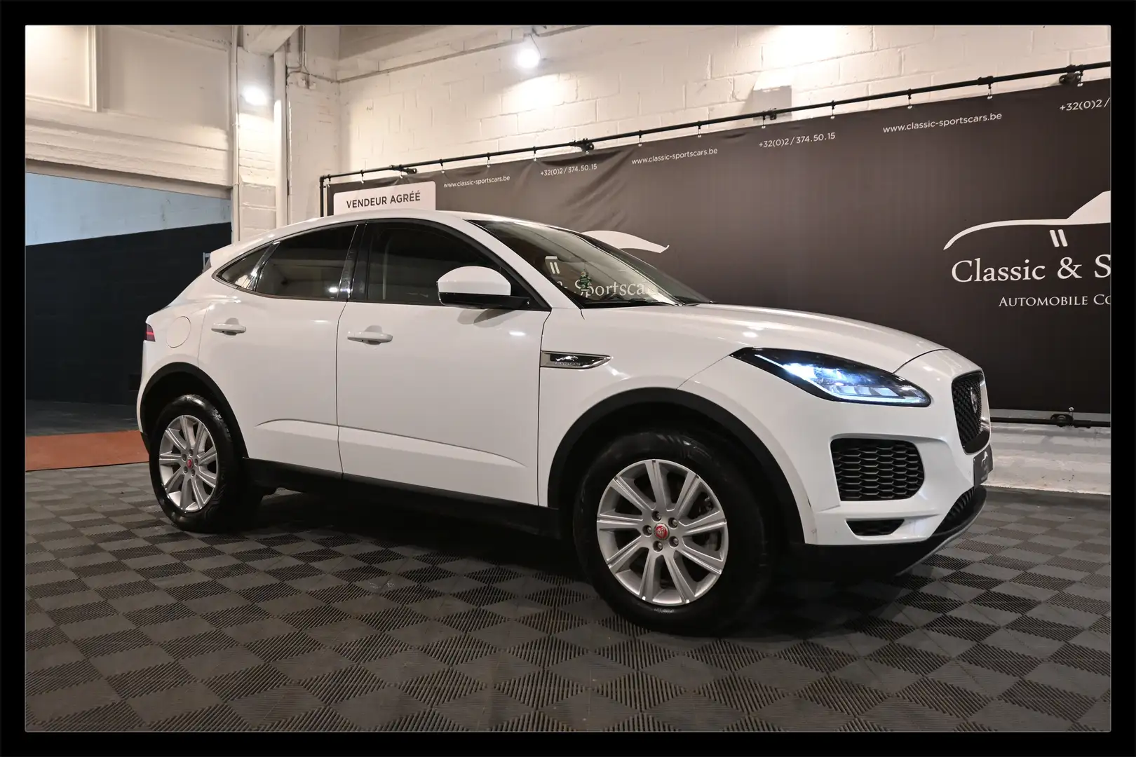 Jaguar E-Pace 2.0 D AWD / CUIR / CAMERA / CARPLAY / LEDS !! Wit - 1
