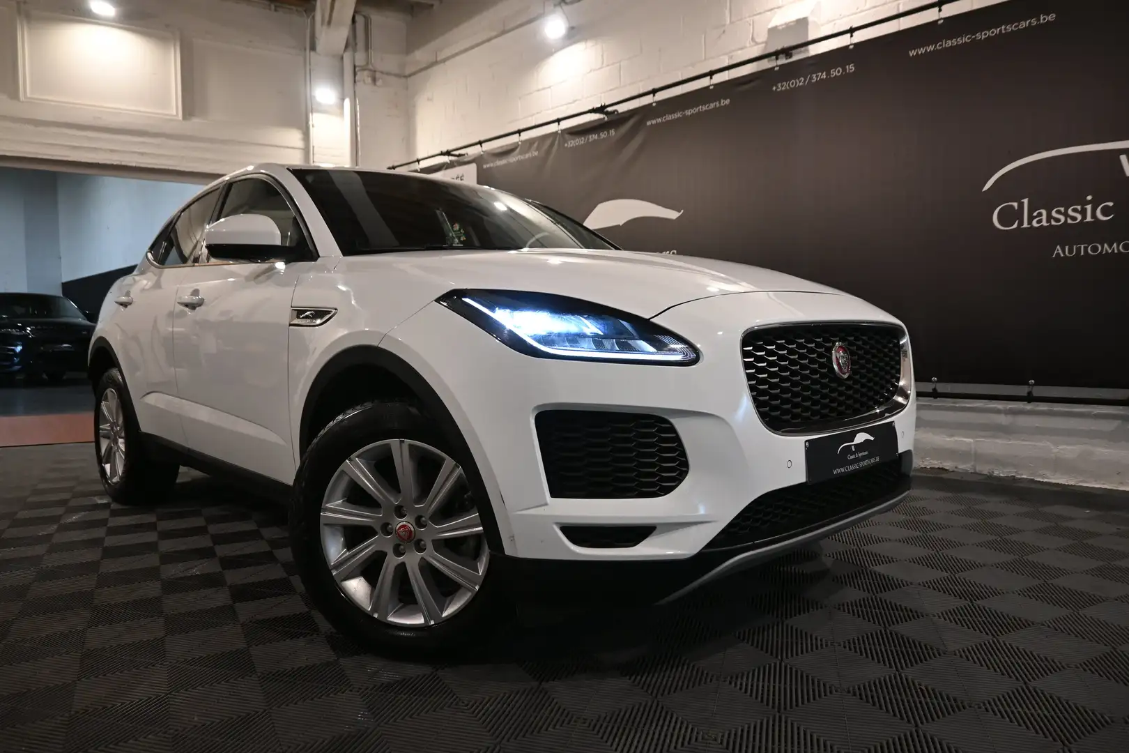 Jaguar E-Pace 2.0 D AWD / CUIR / CAMERA / CARPLAY / LEDS !! Wit - 2