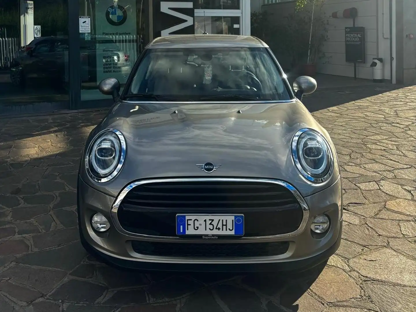 MINI Cooper D Mini 5p 1.5 Cooper D Hype Grijs - 2