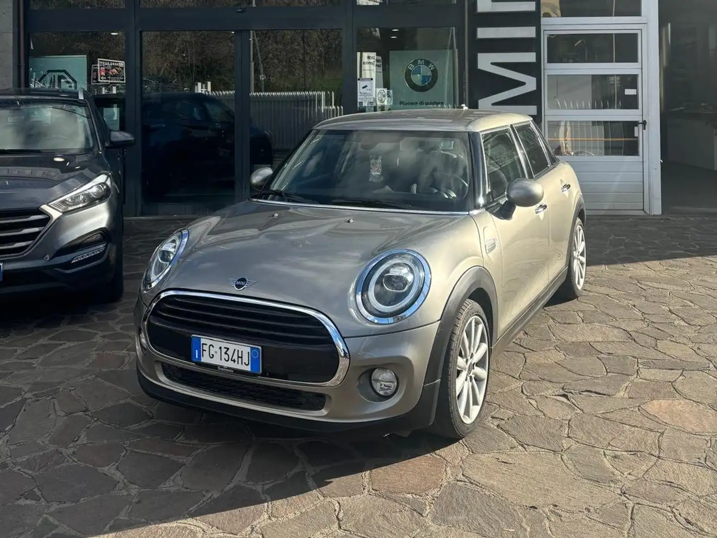 MINI Cooper D Mini 5p 1.5 Cooper D Hype Grijs - 1