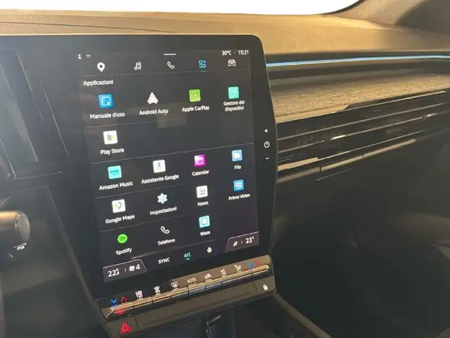 Renault Austral view 10