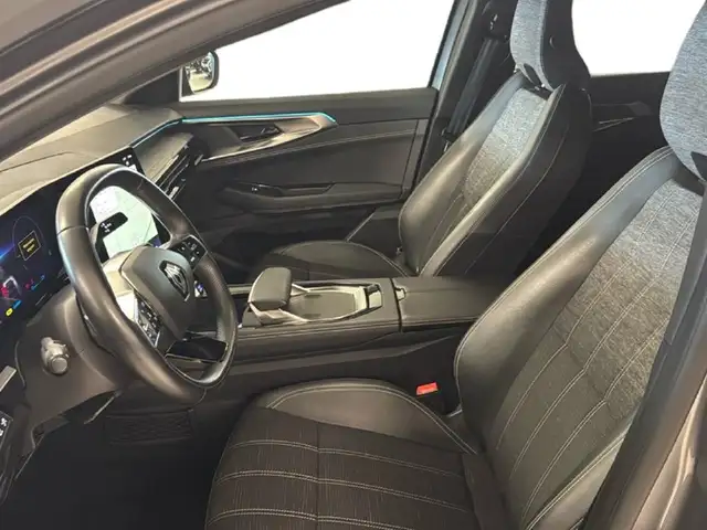 Renault Austral view 11