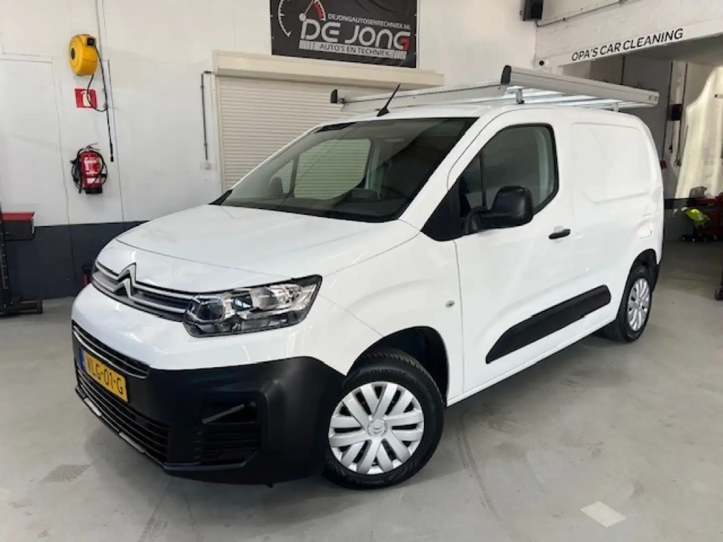Citroen Berlingo 1.5 BLUEHDI Club, Bluetooth, Crs.Control, Trekhaak Wit - 1