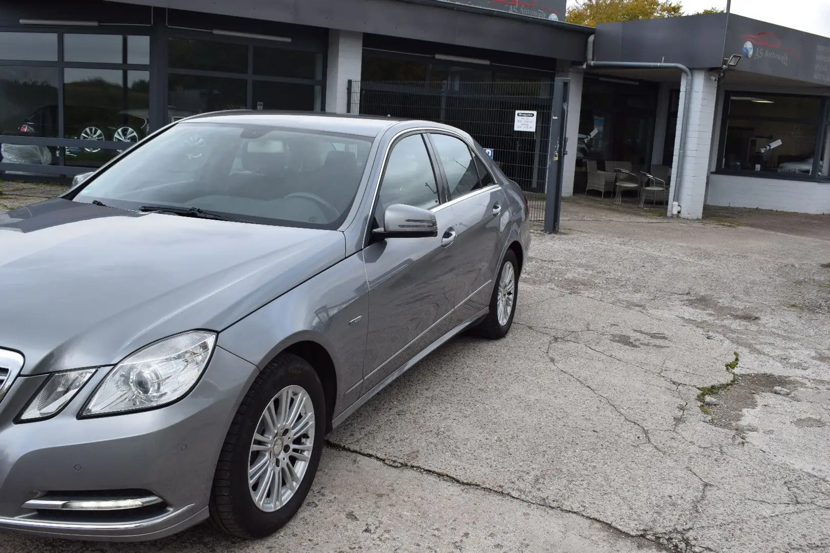 Mercedes-Benz E 220 Lim. CDI BlueEfficiency 8-Fach Argent - 2