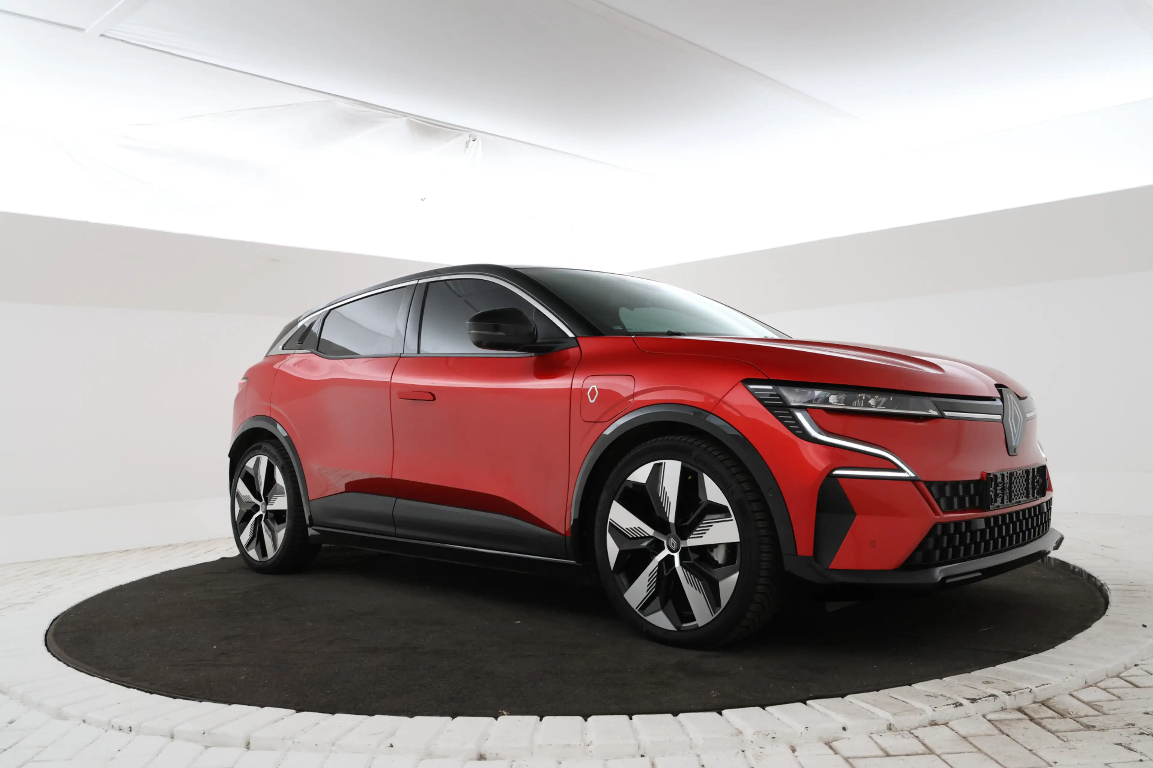 Renault Megane E-Tech EV60 Optimum Charge Techno Adaptive Cruise, Apple — photo 4