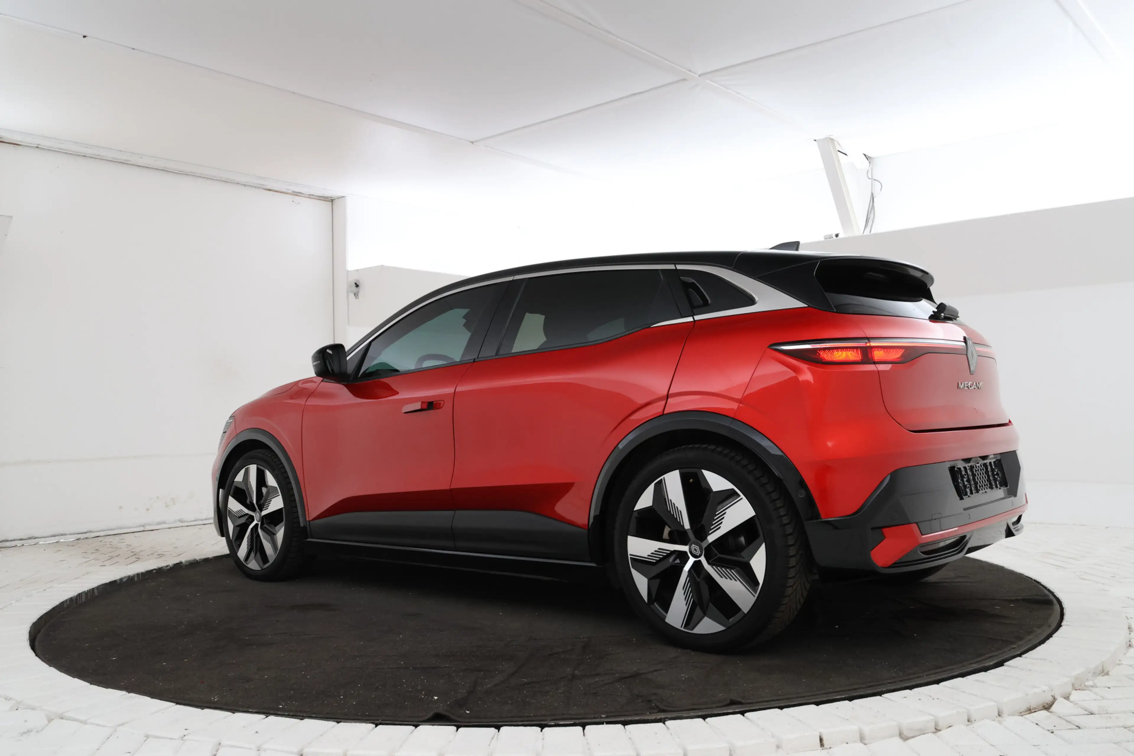 Renault Megane E-Tech EV60 Optimum Charge Techno Adaptive Cruise, Apple — photo 2