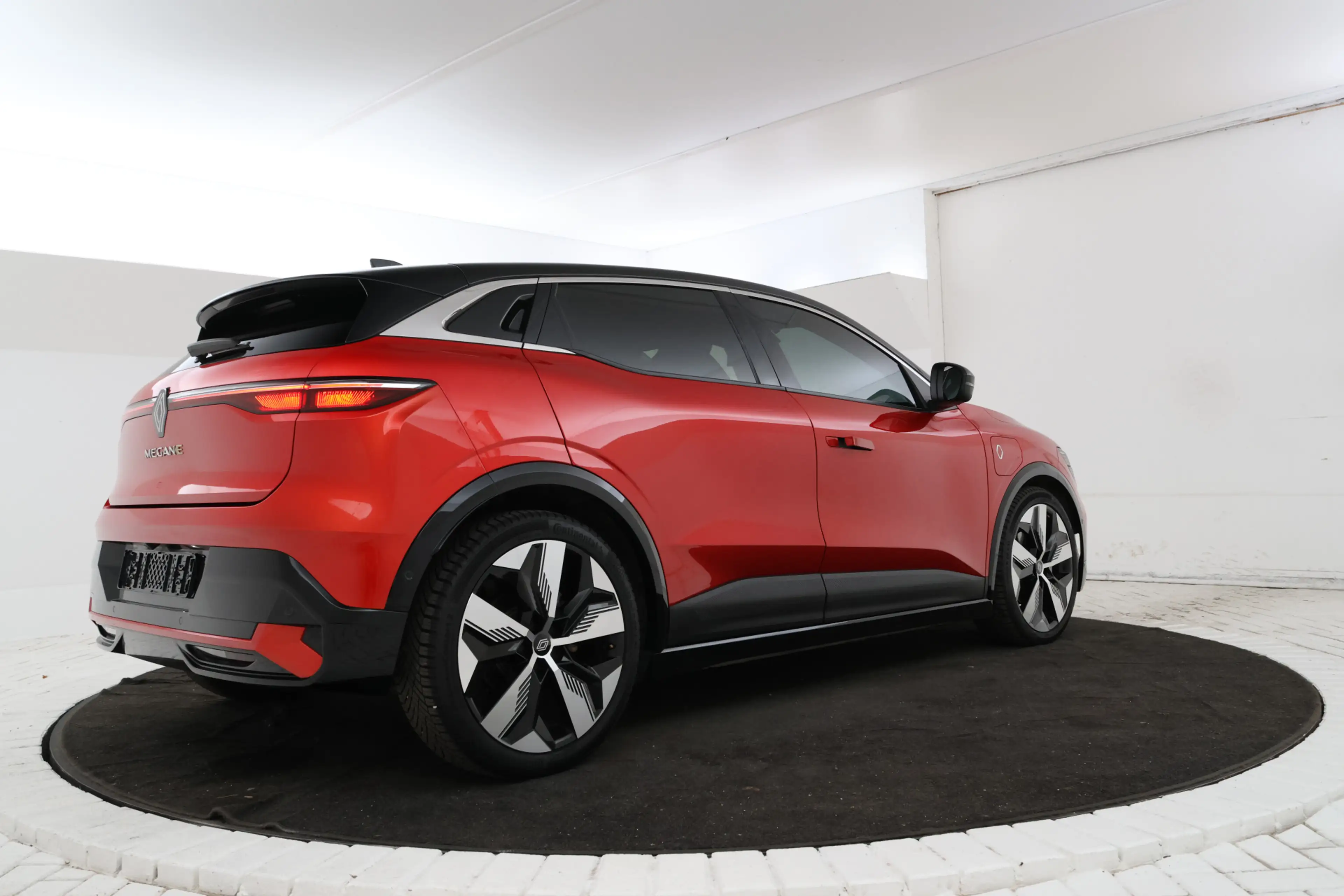 Renault Megane E-Tech EV60 Optimum Charge Techno Adaptive Cruise, Apple — photo 3