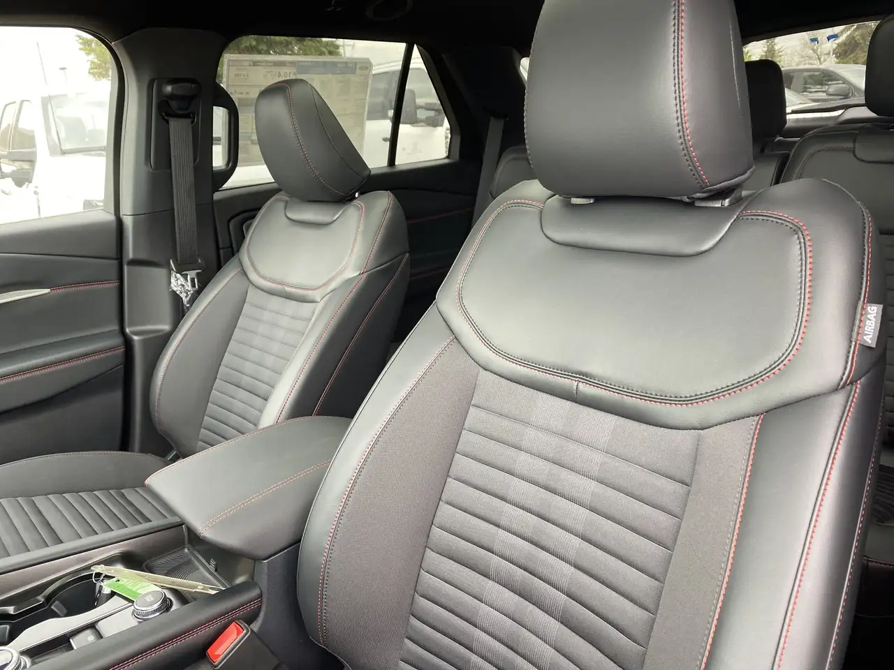 Ford Explorer снимка Ford Explorer
