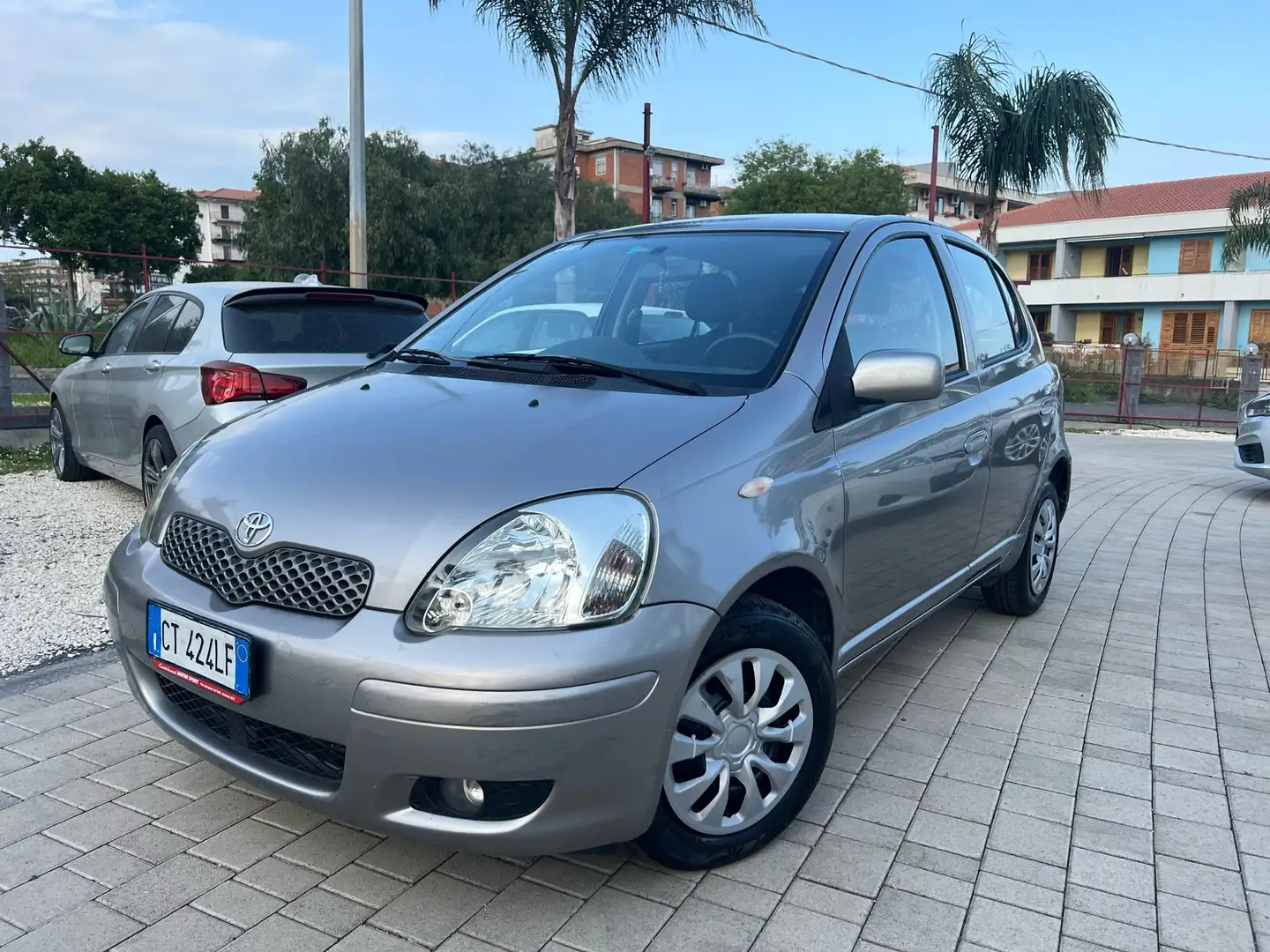 Toyota Yaris 5p 1.4 d-4d Blue Grau - 1